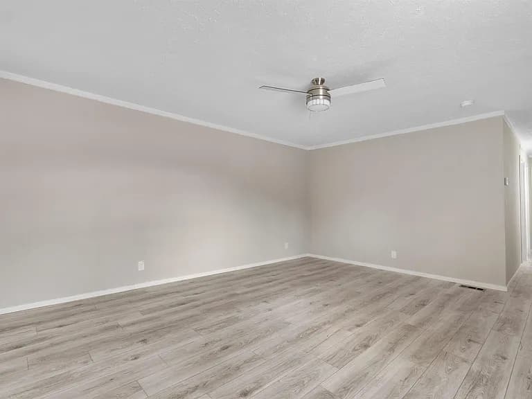 121 feather dr, georgetown, sc 29440 interior home features