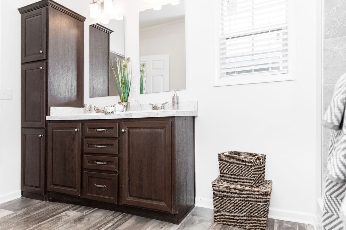 1444 carolina bathroom home features