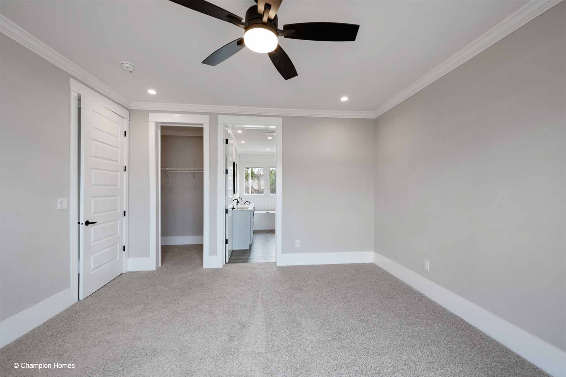 Cameron i 3252-01 bedroom home features