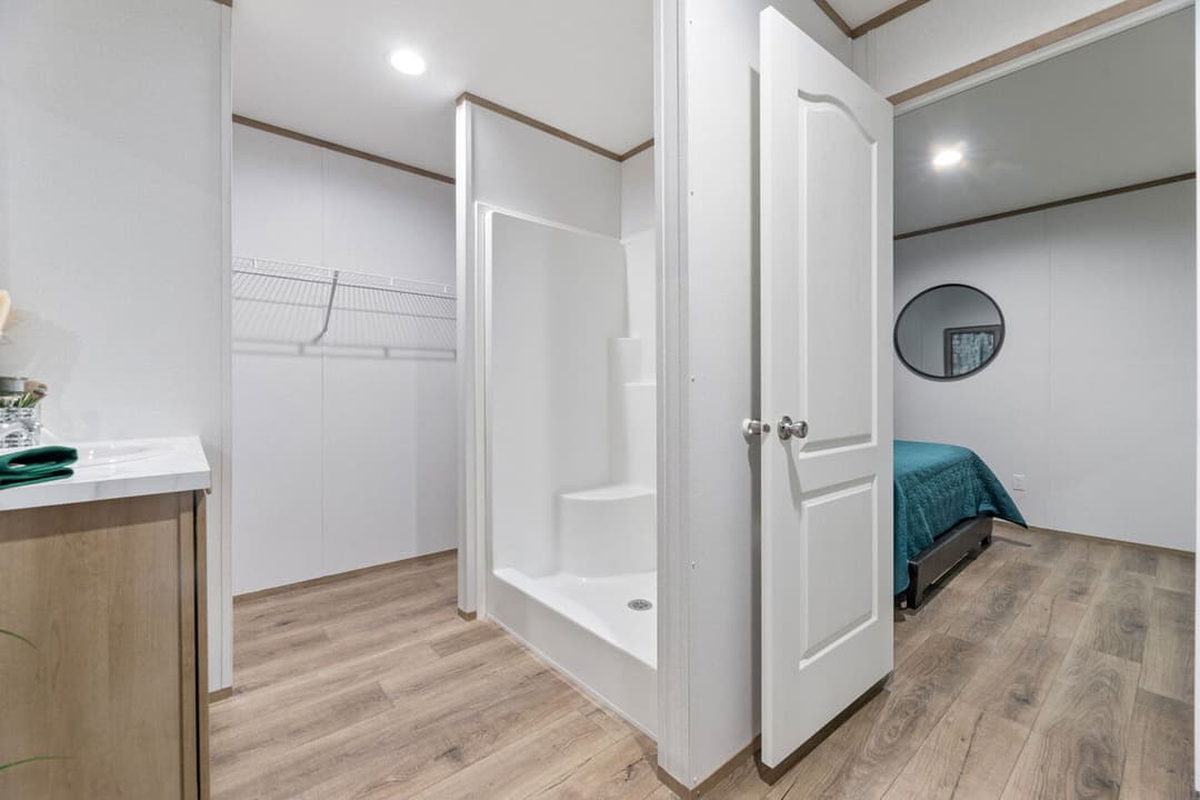 Augusta 16562a bathroom home features