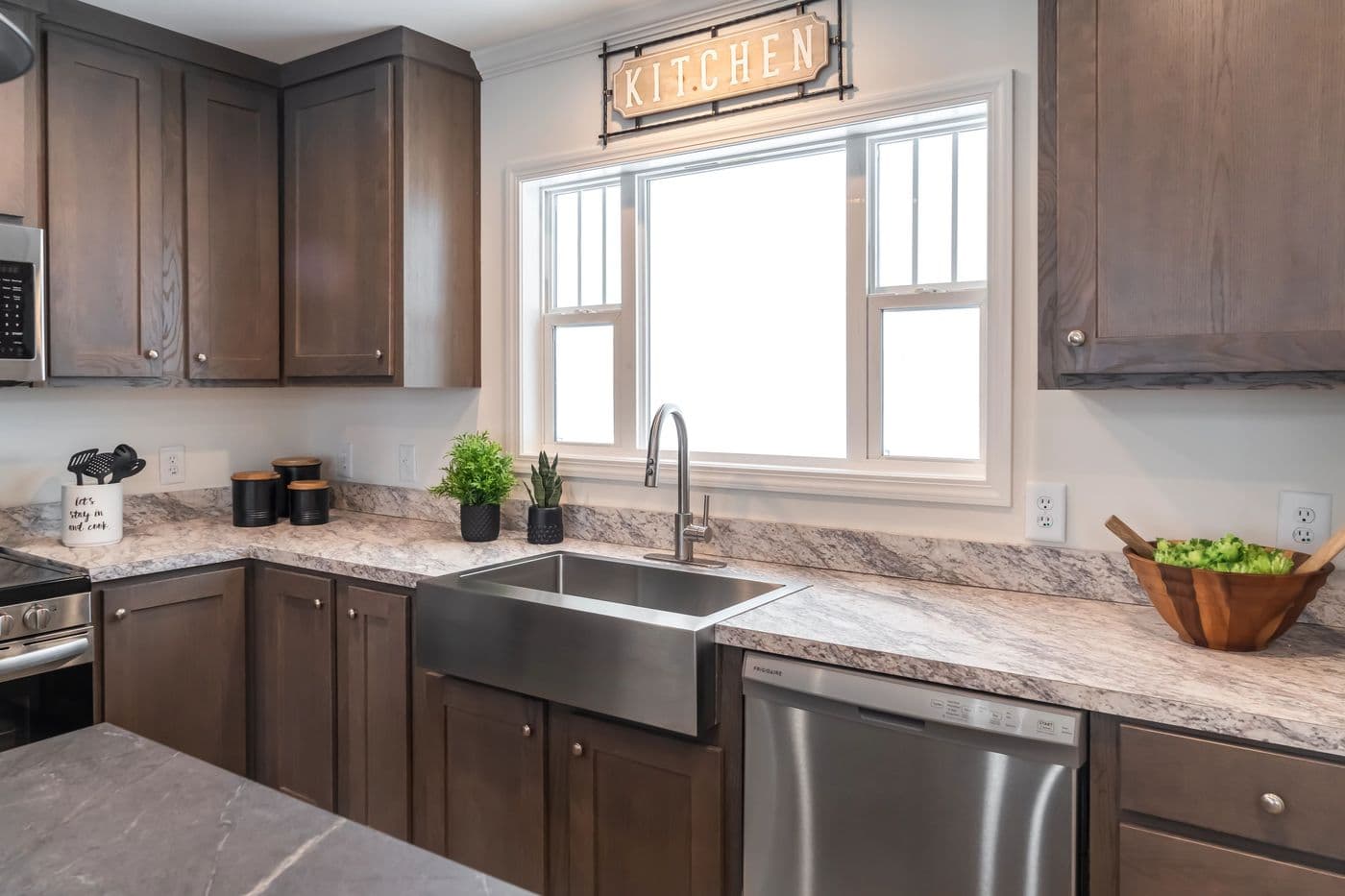 Tillery kitchen home features