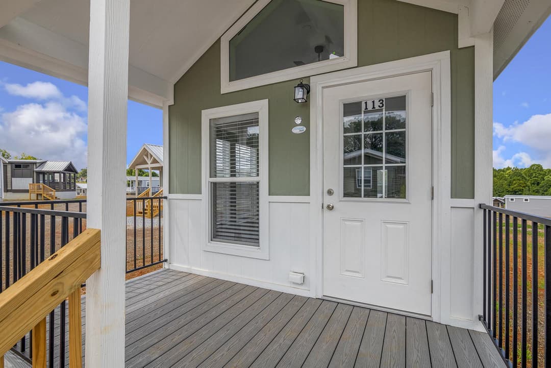 Park model 528 070 exterior home features