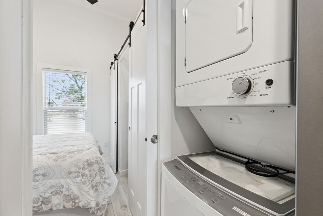 Aps 528-sl 070 interior home features