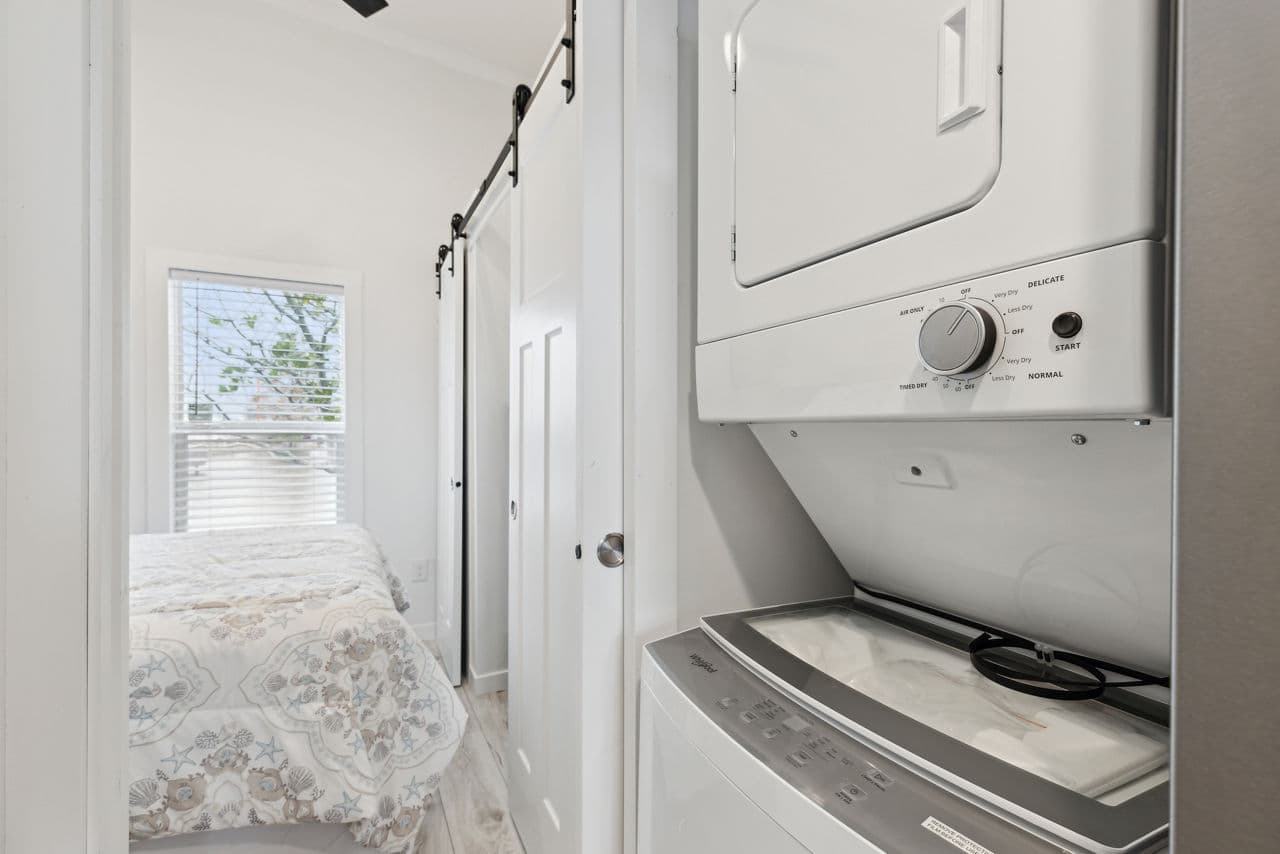 Aps 528-sl 070 interior home features