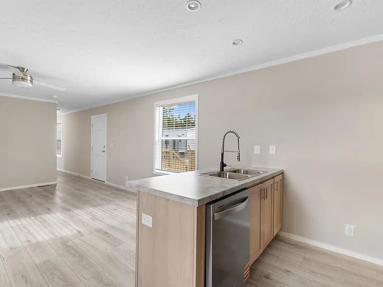 121 feather dr, georgetown, sc 29440 kitchen home features