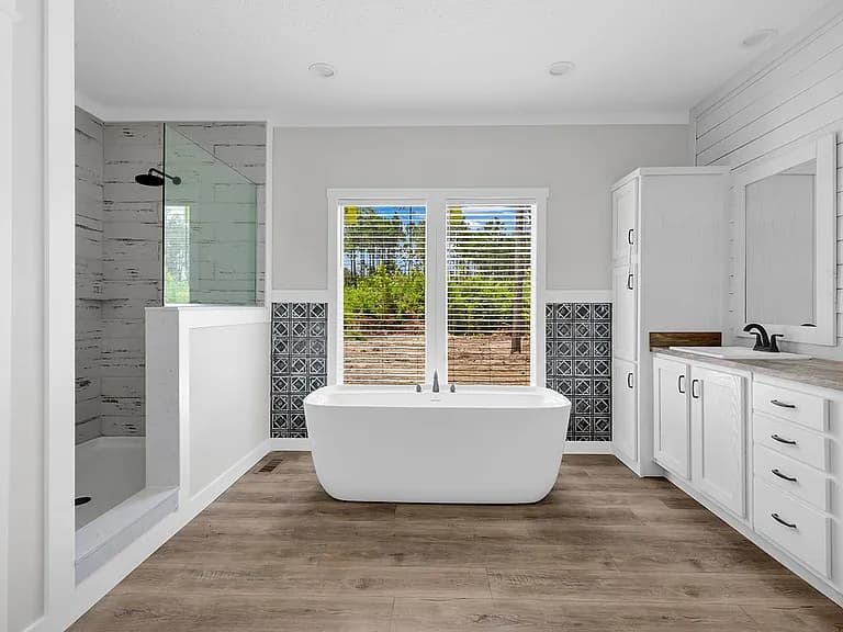 754 kent rd., georgetown, sc 29440 bathroom home features