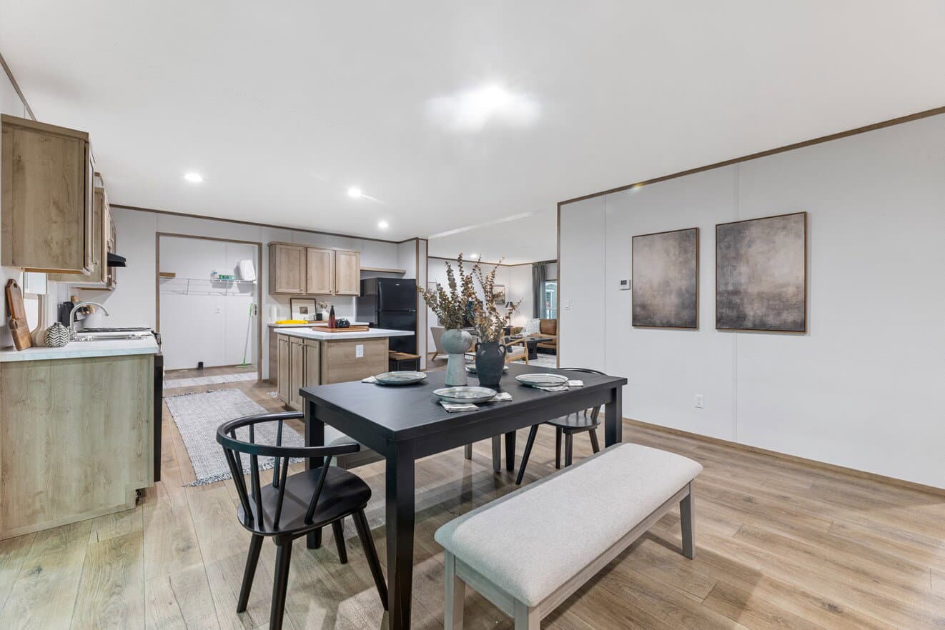 Phoenix 32563a interior home features