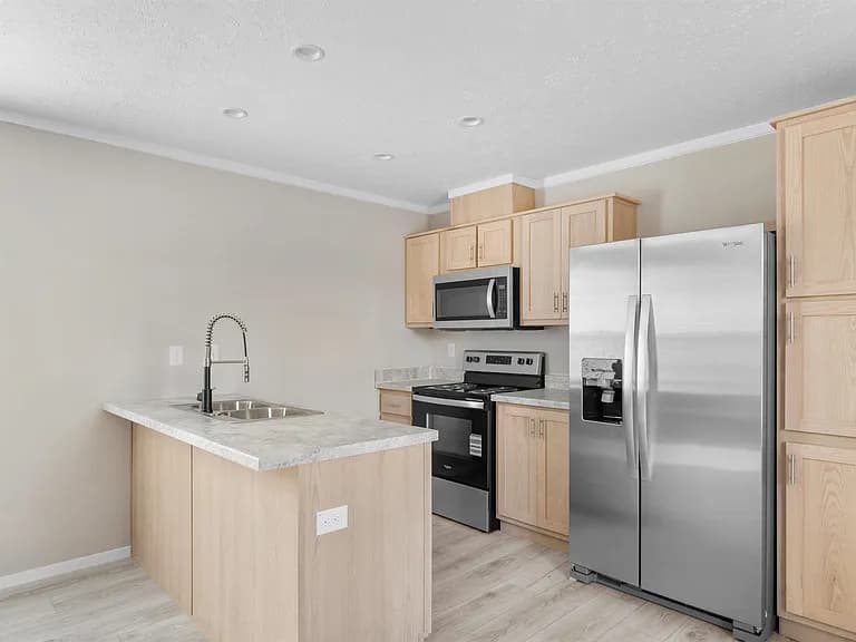 121 feather dr, georgetown, sc 29440 kitchen home features