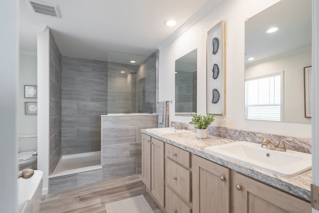 River bathroom home features