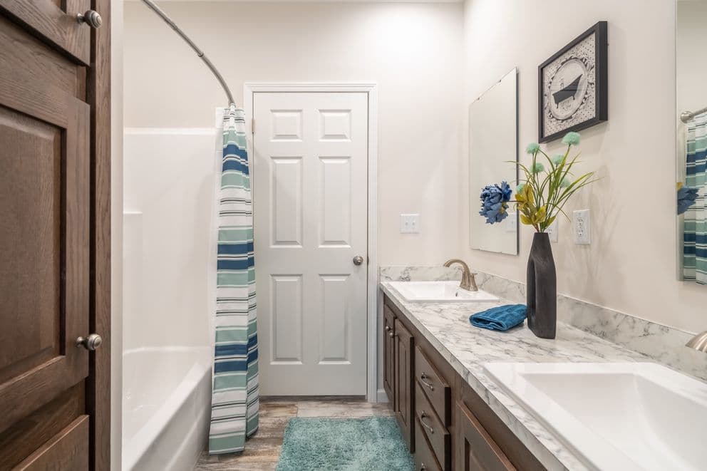 The osprey hud bathroom home features