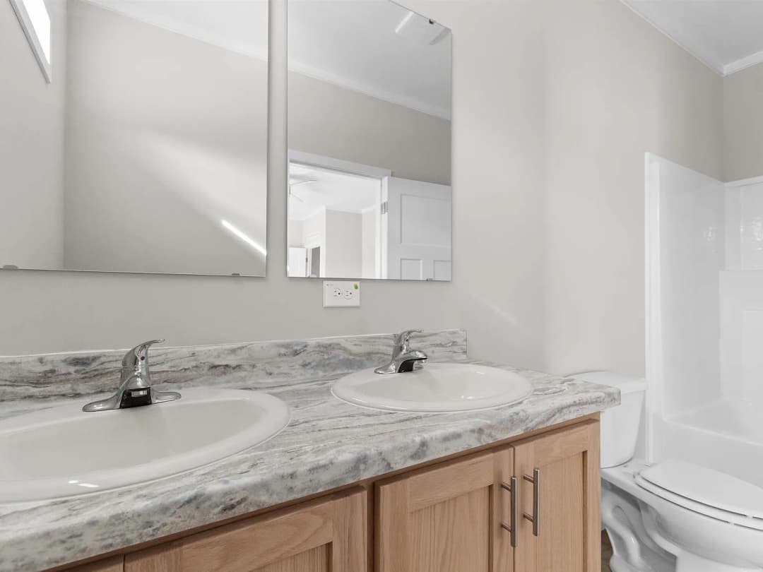 101 feather dr, georgetown, sc 29440 bathroom home features