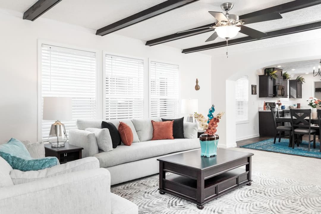 1321 classic interior home features