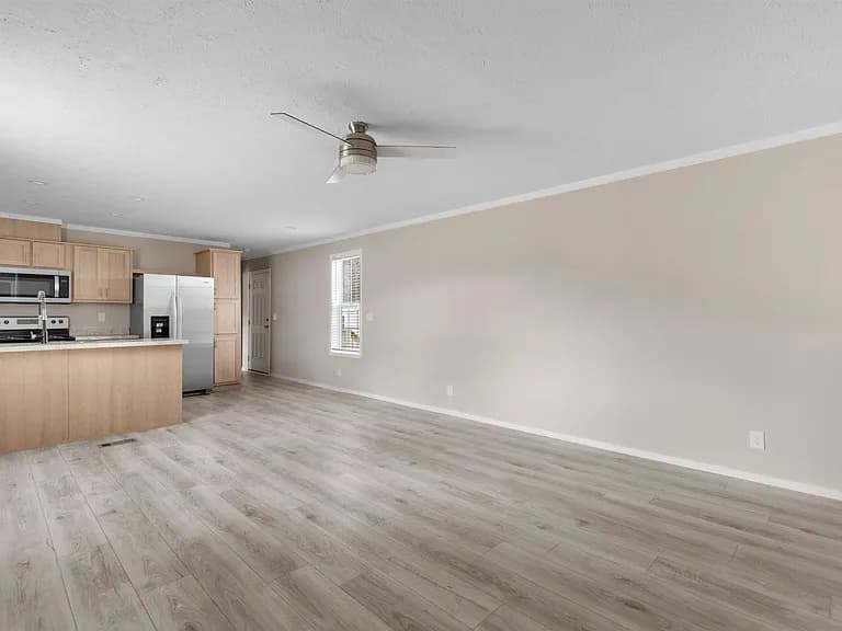 121 feather dr, georgetown, sc 29440 interior home features