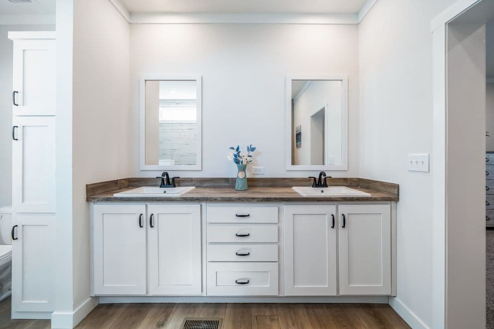Baby belle hud bathroom home features