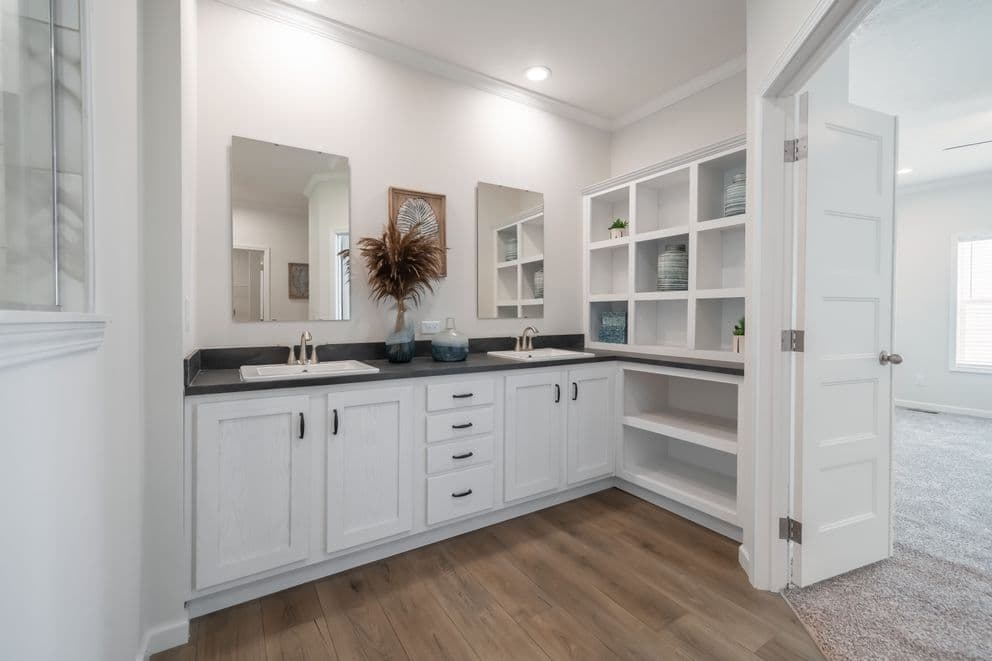 The brook hud bathroom home features
