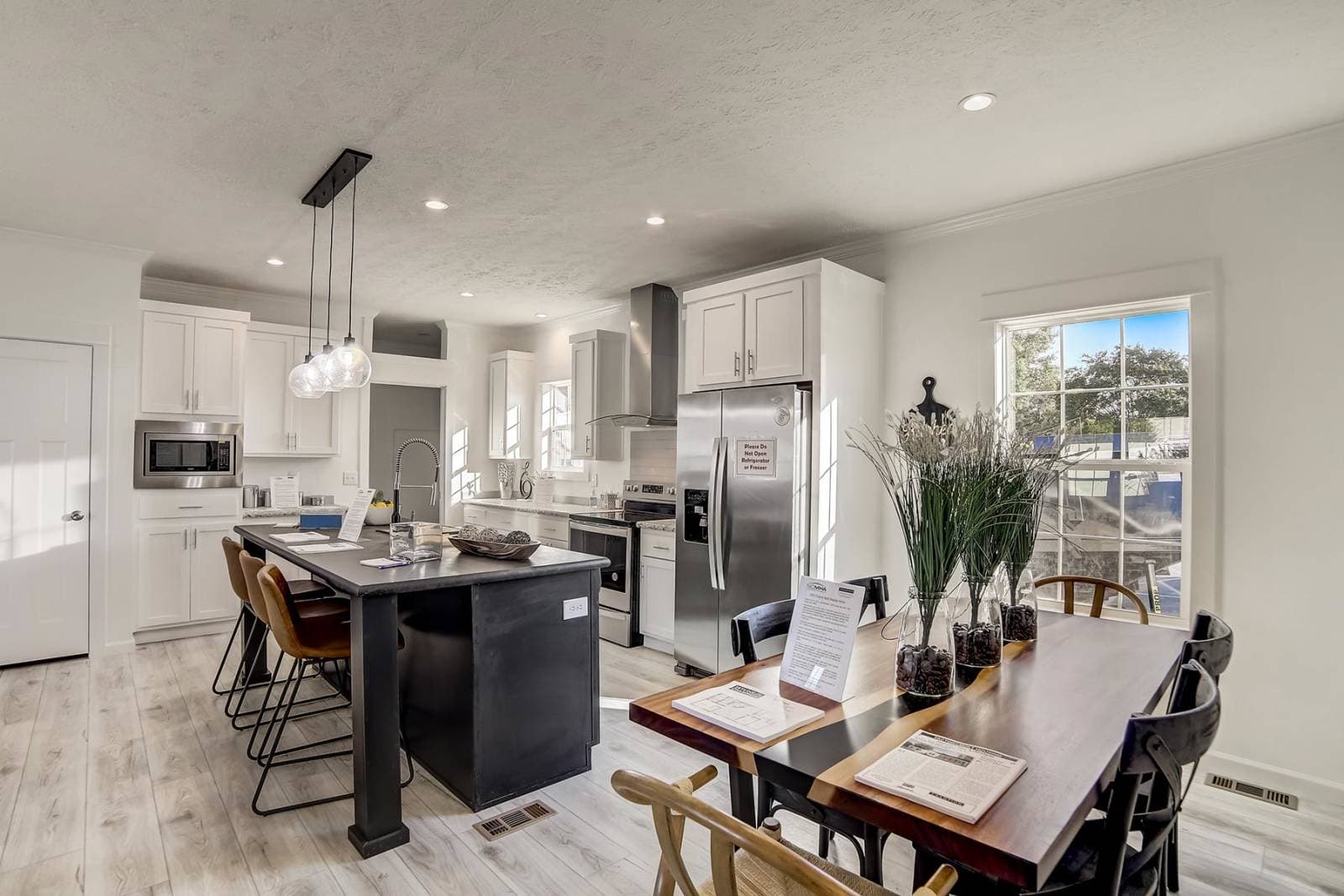 Ironclad 3260-05 kitchen and hero home features