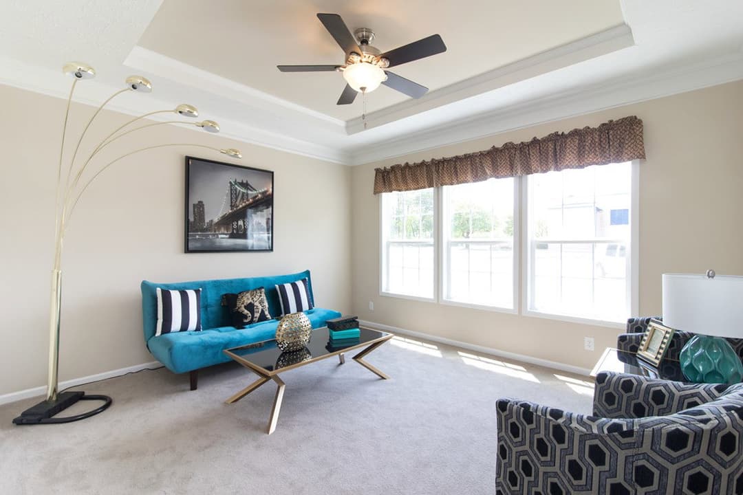 5520 sweet one interior home features