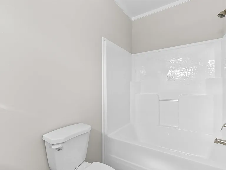 101 feather dr, georgetown, sc 29440 bathroom home features