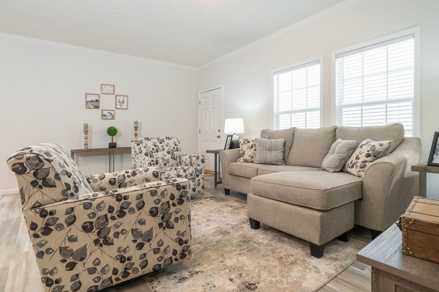 3542 hud 56x28 cavalier select interior home features