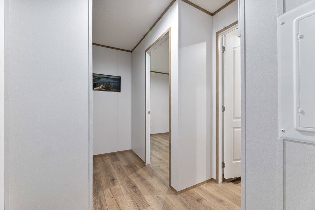 Augusta 16562a interior home features