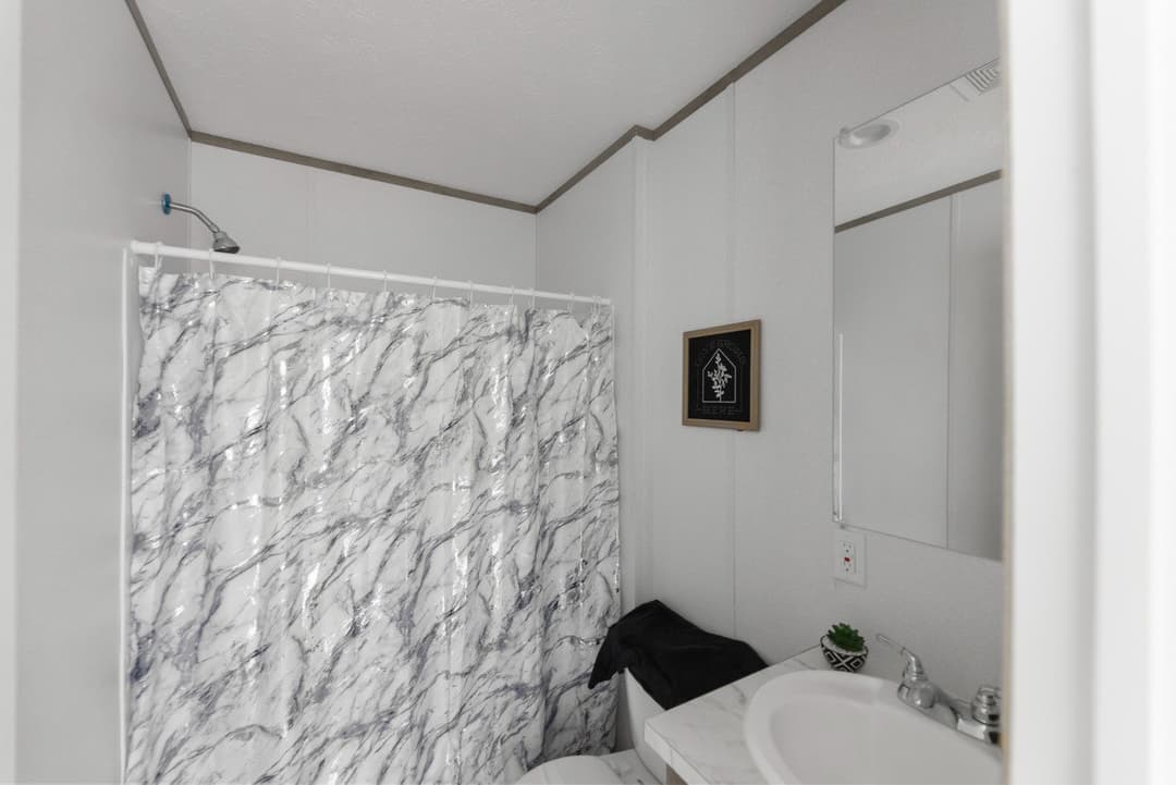 Phoenix 16763a bathroom home features