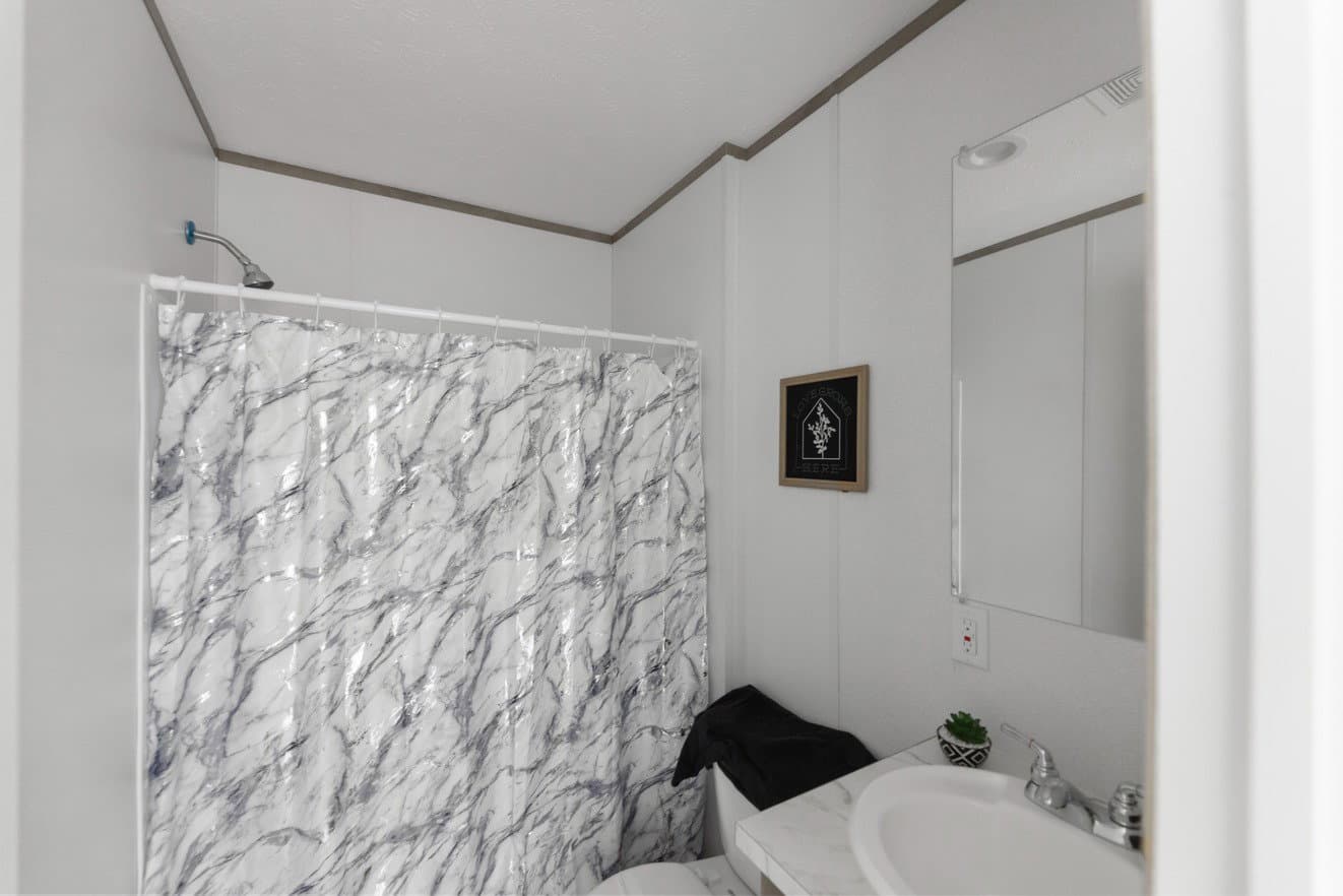 Phoenix 16763a bathroom home features