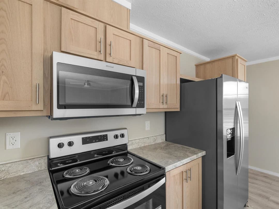 121 feather dr, georgetown, sc 29440 kitchen home features