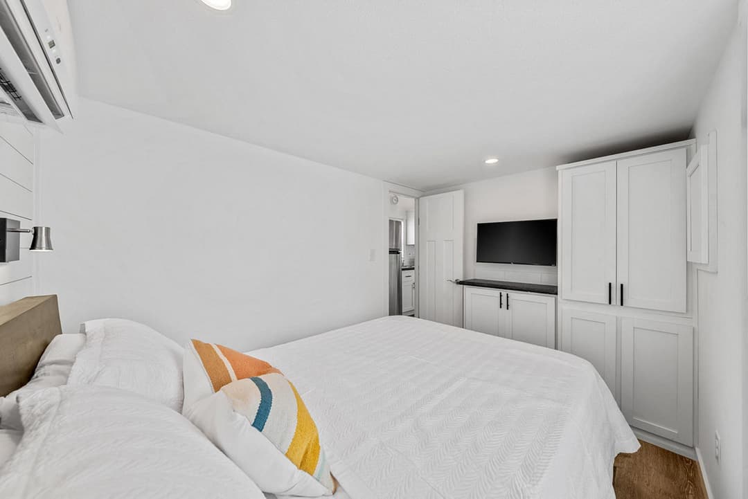 Park model 4110l bedroom home features