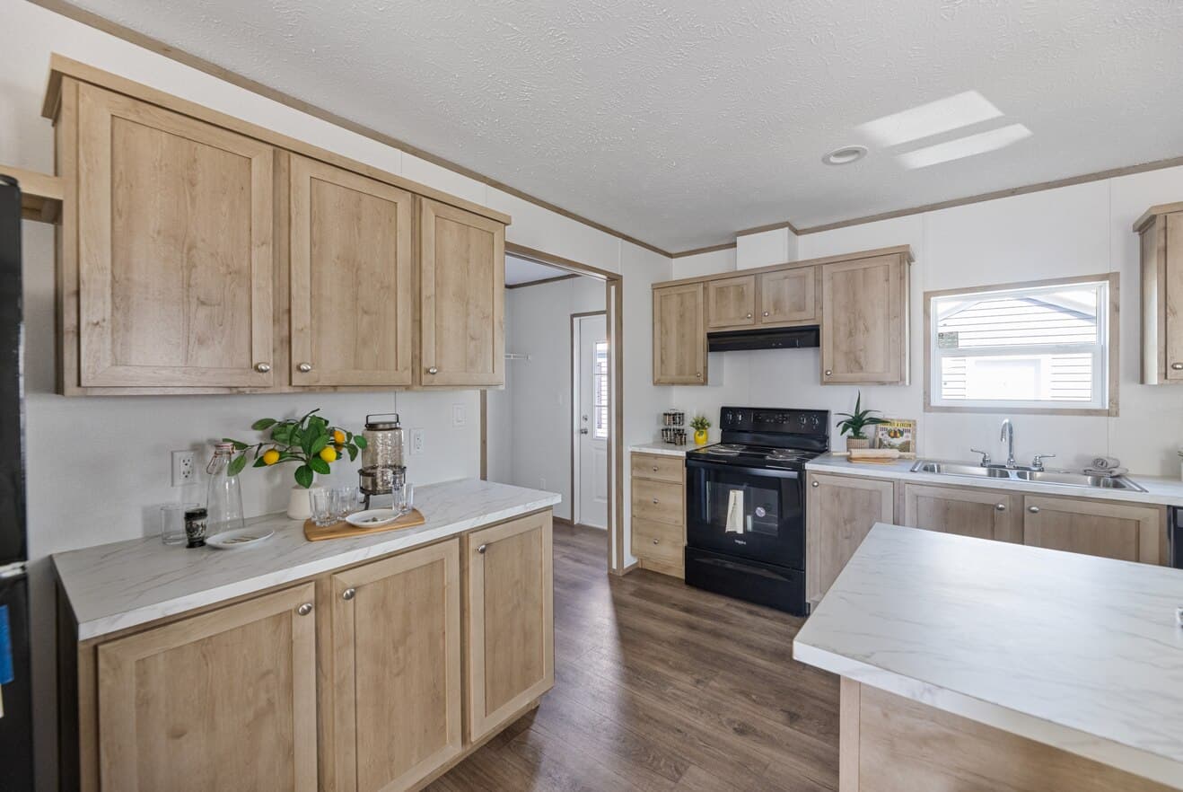 Phoenix 32483a kitchen home features