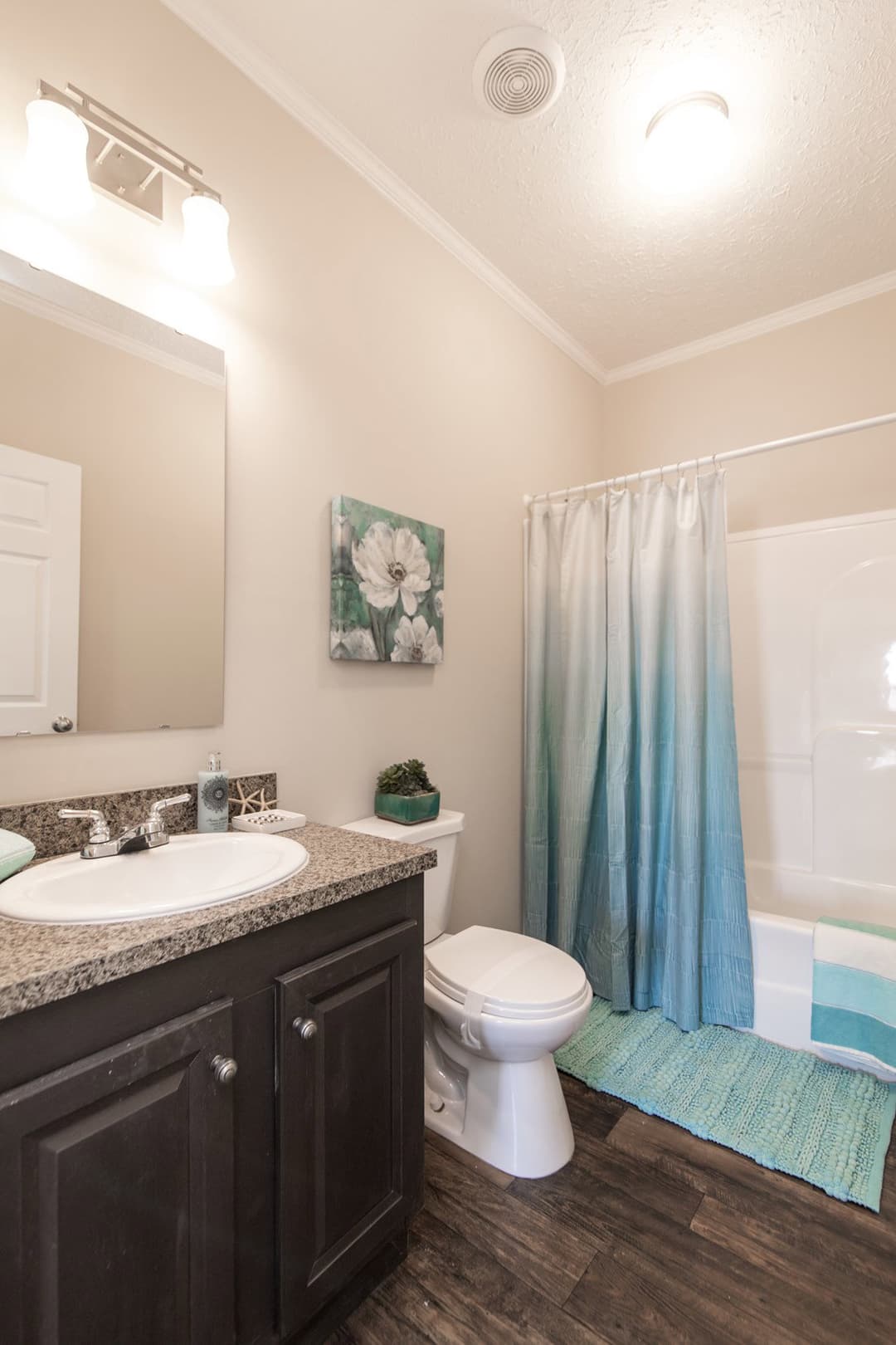 5520 sweet one bathroom home features