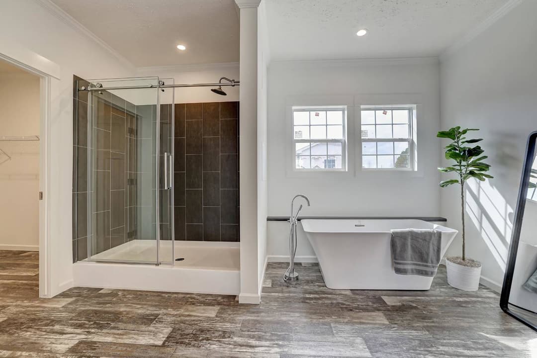 Ironclad 3276-20 bathroom home features