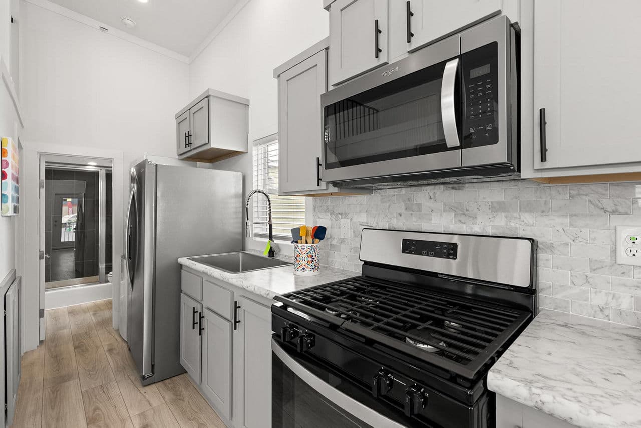 Park model 4110 kitchen home features