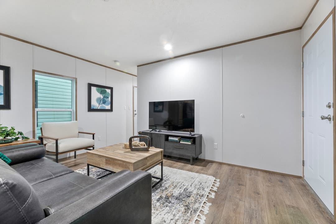 Augusta 16562a interior home features