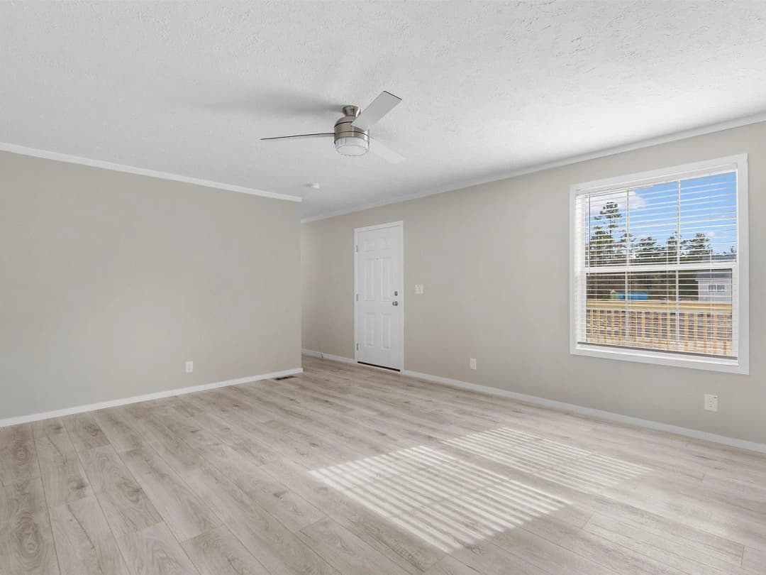 121 feather dr, georgetown, sc 29440 interior home features