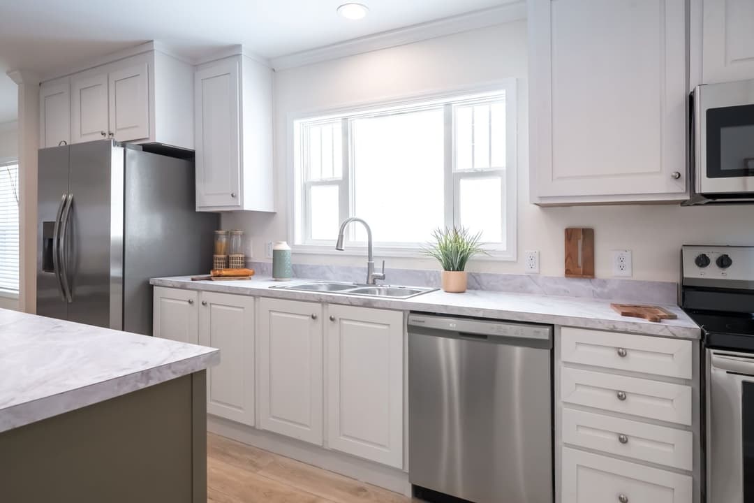 Uwharrie kitchen home features