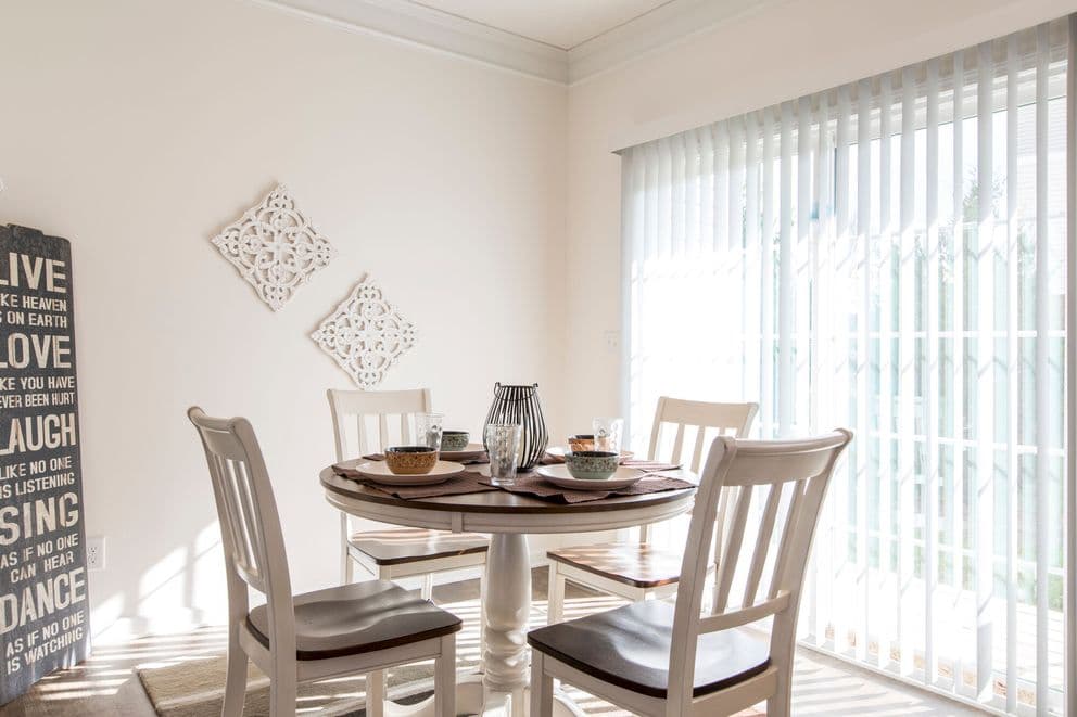 The whitecap hud interior home features