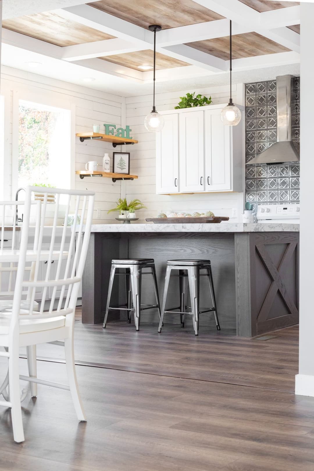 Winyah bay kitchen home features