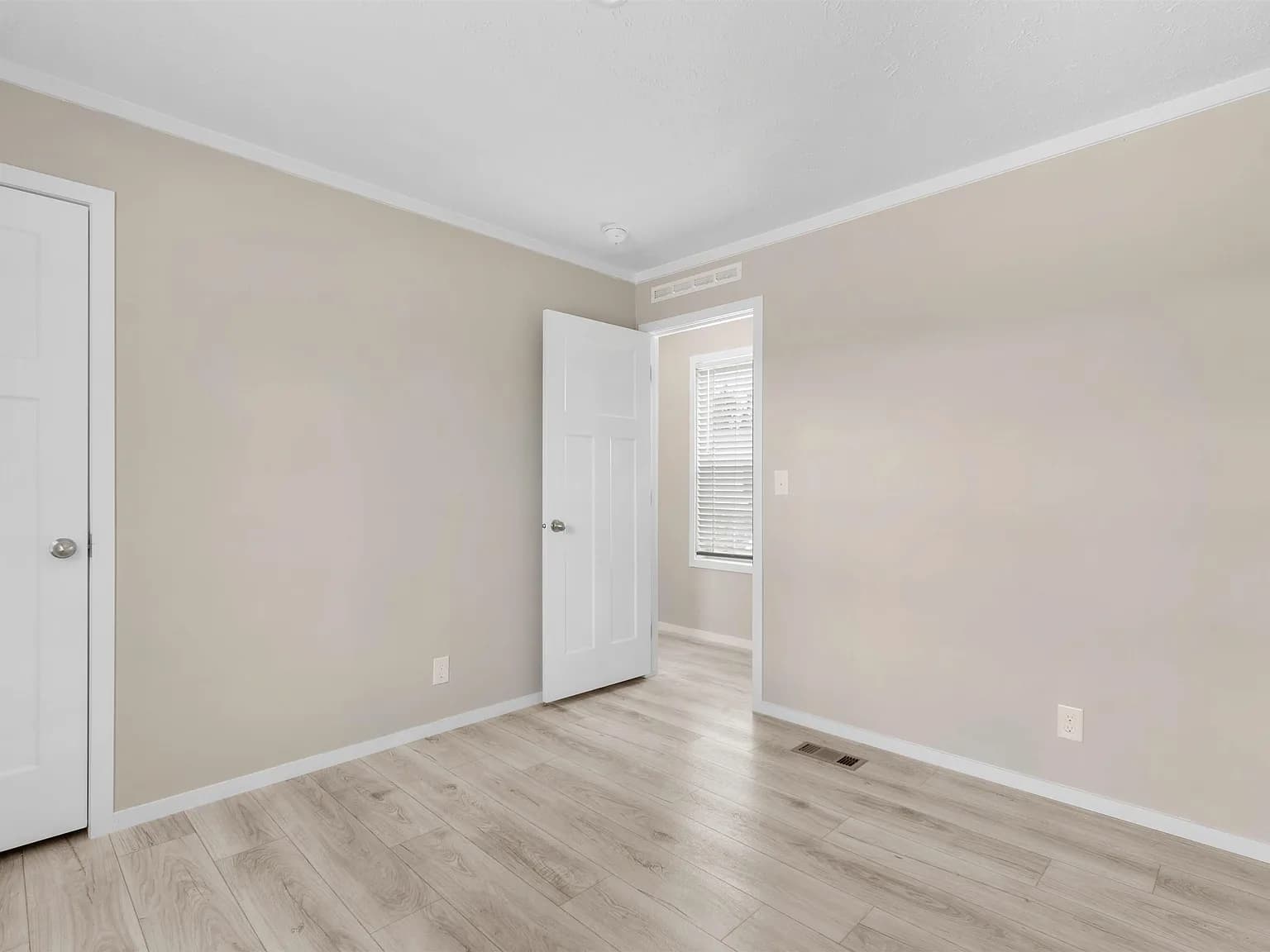 121 feather dr, georgetown, sc 29440 interior home features