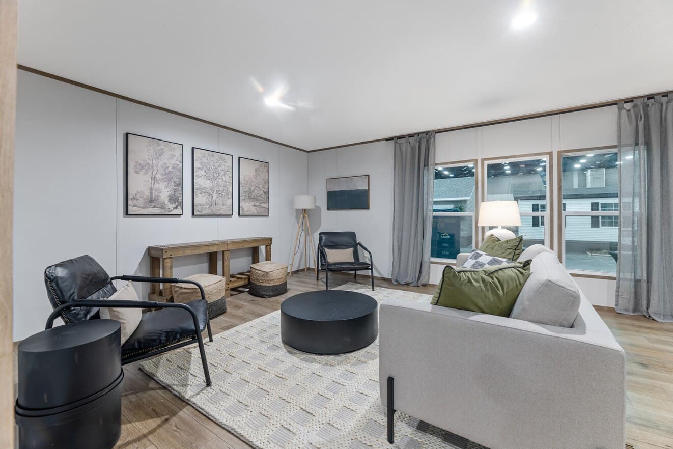 Phoenix 32563a interior home features