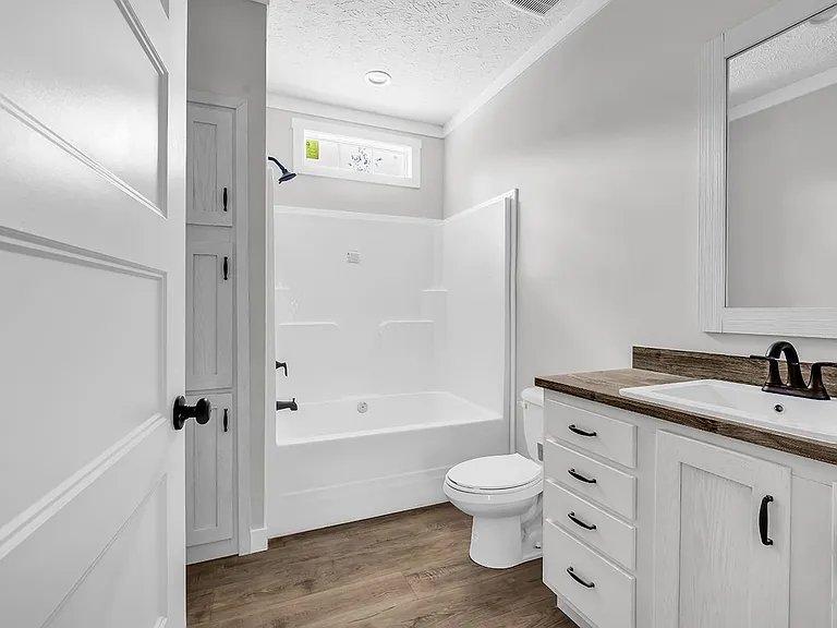 754 kent rd., georgetown, sc 29440 bathroom home features