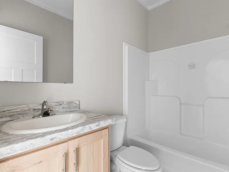 101 feather dr, georgetown, sc 29440 bathroom home features