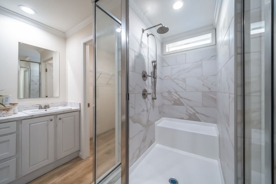 Uwharrie bathroom home features