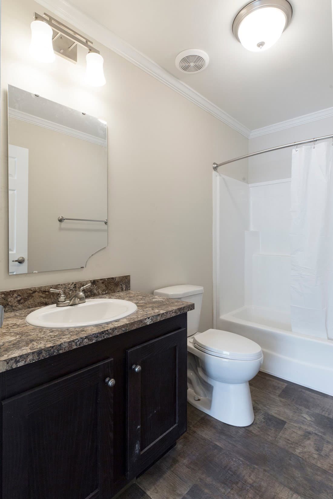 2089 52x28 3+2 heritage bathroom home features