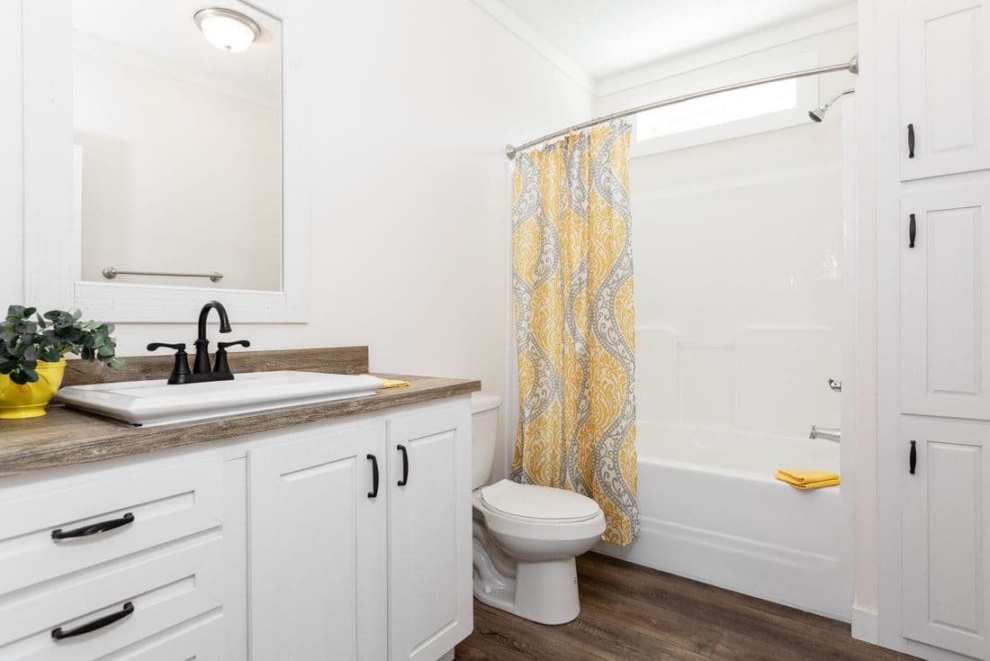 1442 carolina southern comfort bathroom home features