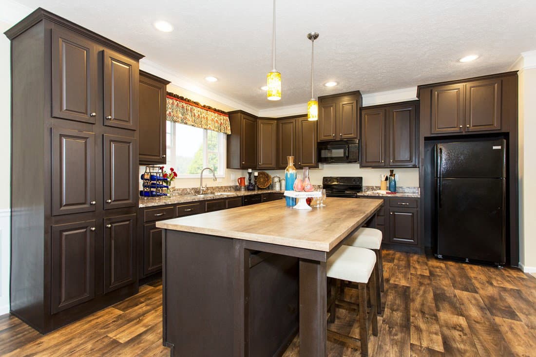 5521 sweet one kitchen home features