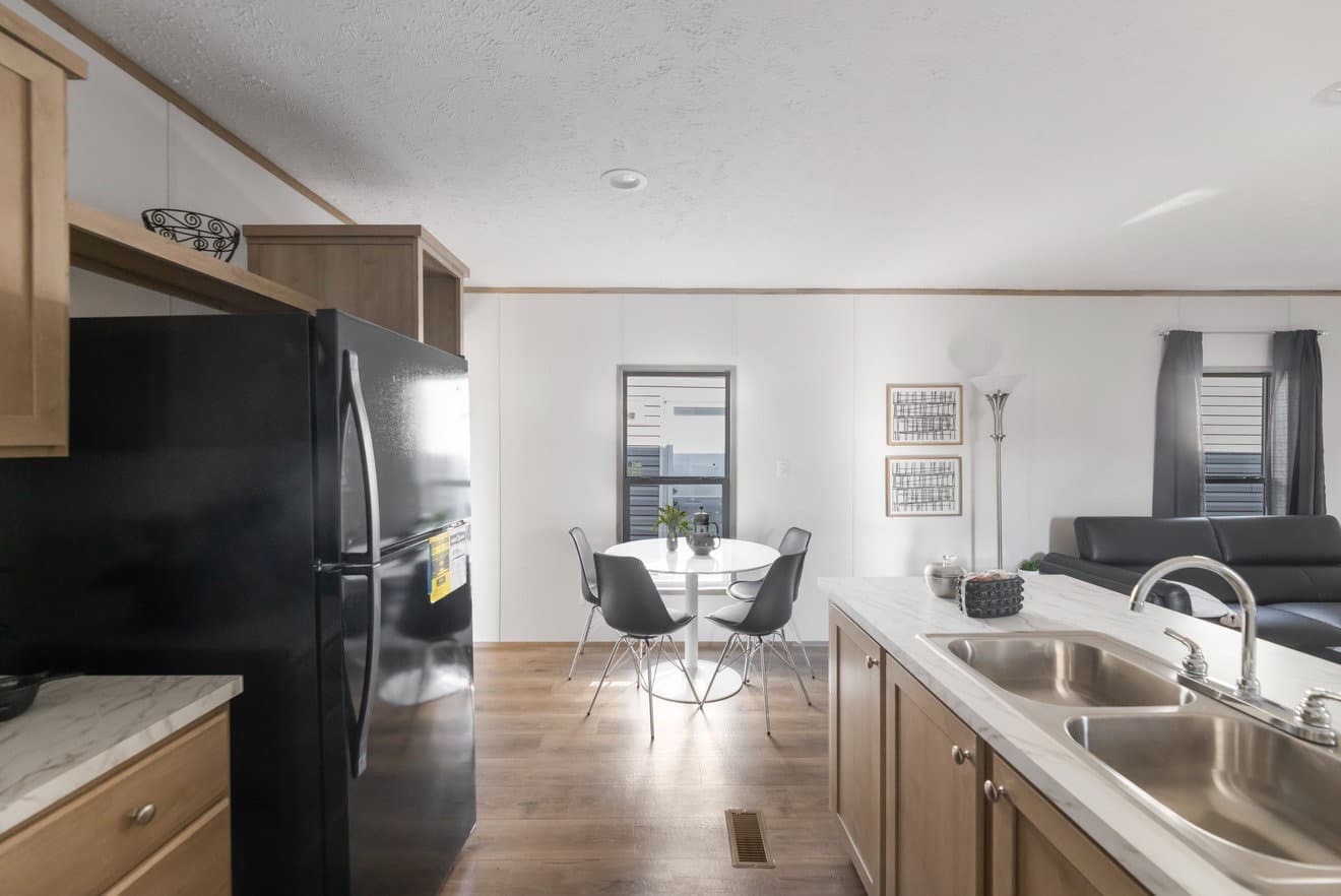 Phoenix 16663a kitchen home features