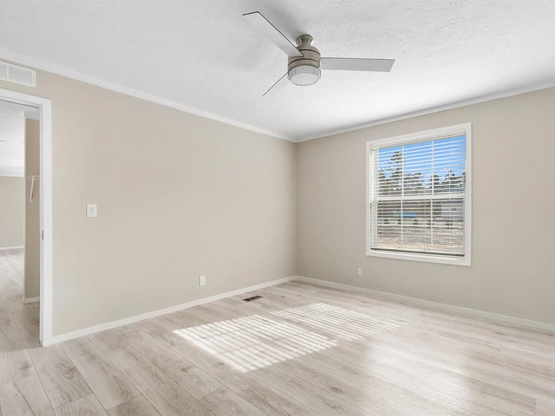 121 feather dr, georgetown, sc 29440 interior home features