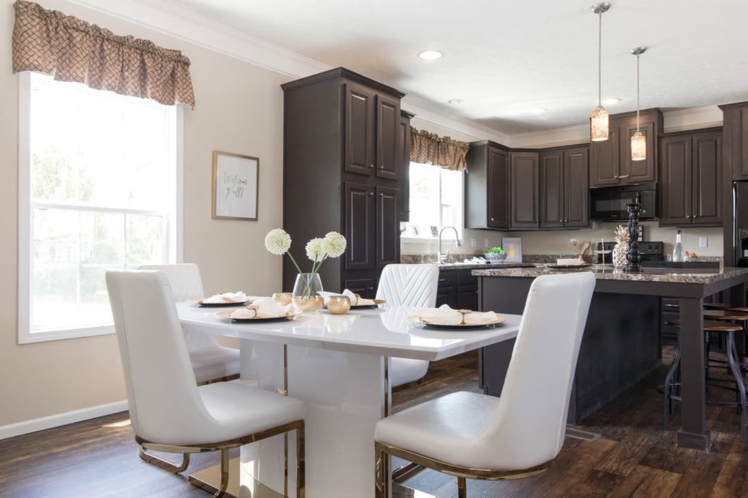 5520 sweet one interior home features