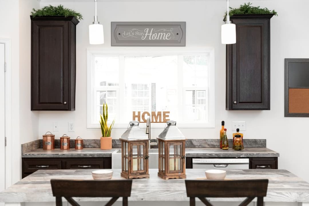 1444 carolina kitchen home features