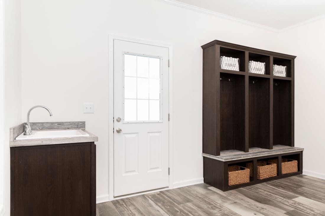 1444 carolina interior home features